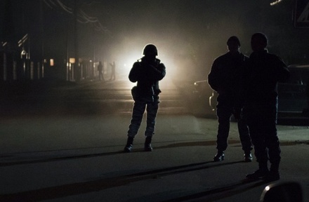 Двое полицейских ранены при взрыве гранаты у торгового центра в Назрани