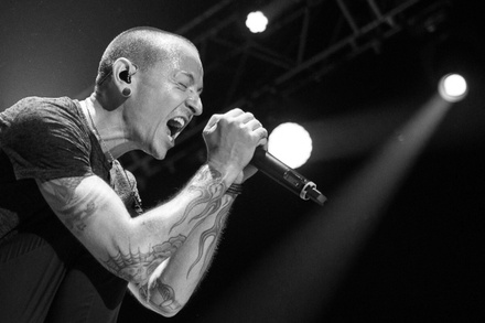 Солист группы Linkin Park покончил жизнь самоубийством