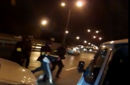 Опубликовано видео задержания подозреваемого в убийствах таксиста в Москве