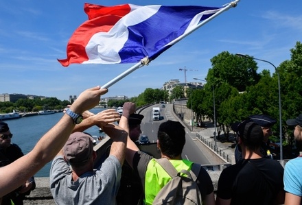 СМИ сообщили о планах Франции предложить открыть границы Шенгена с 1 июля