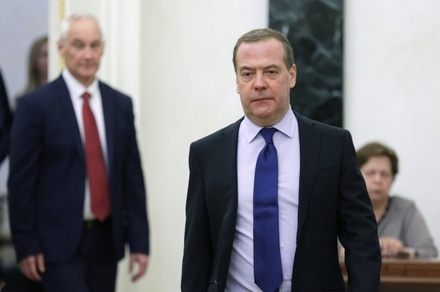 Медведев заявил, что Зеленский боится выборов