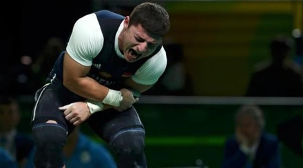 Армянский тяжелоатлет получил серьёзную травму на Играх в Бразилии