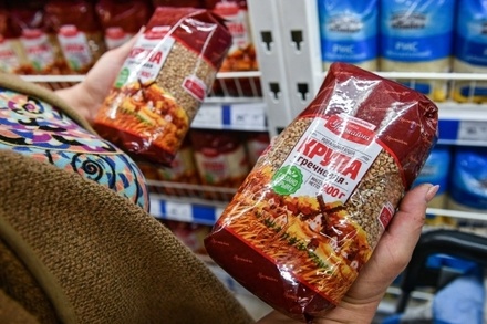 Власти России призвали граждан не скупать продукты