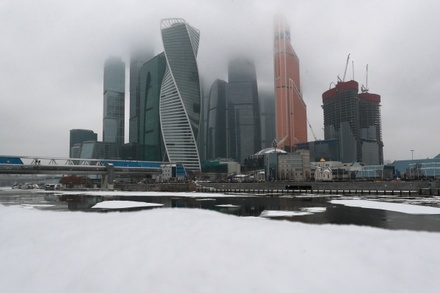 Спасатели предупредили жителей Москвы о сильном тумане 6 декабря