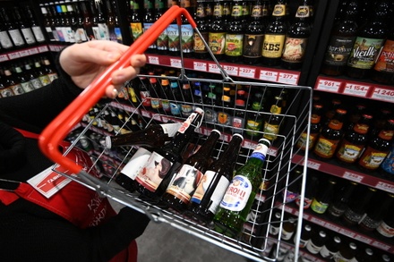 Минздрав предложил запретить с 2020 года продавать алкоголь лицам младше 21 года