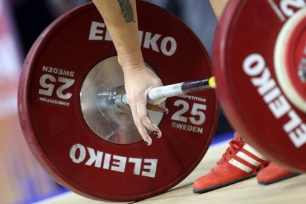Российских тяжелоатлетов отстранили от участия в чемпионате мира