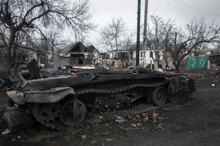 Обе стороны конфликта в Донбассе вывели тяжёлые вооружения к линии соприкосновения