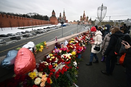 Память Бориса Немцова в Москве почтили минутой молчания