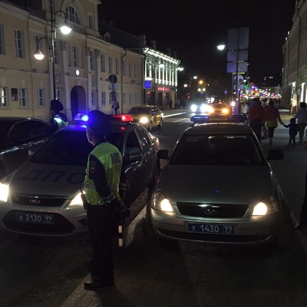 В центре Москвы автоинспекторы задержали автомобиль партии ПАРНАС