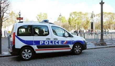 В Марселе двоих мужчин застрелили из автомата Калашникова