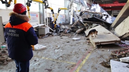 Пять человек остаются в больнице после обрушения крыши на заводе в Дзержинском