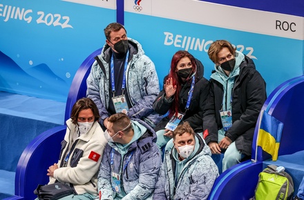 Российским фигуристам присудили третье место командного турнира ОИ-2022