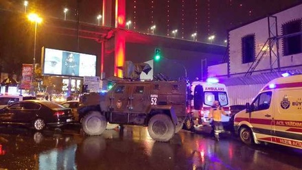 Тридцать девять человек погибли в результате теракта в ночном клубе в Стамбуле