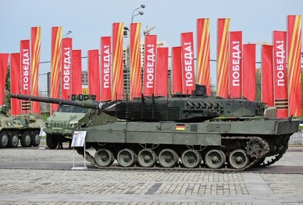 На выставку на Поклонной горе привезли трофейный танк Leopard 