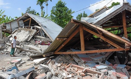 19 человек погибли во время землетрясения в Индонезии