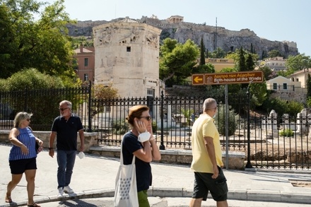 Греция продлила въезд для россиян на фоне всеобщего карантина в стране
