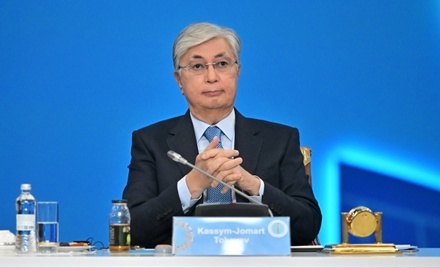 Президент Казахстана заявил об угрозе санкций для миллионов людей