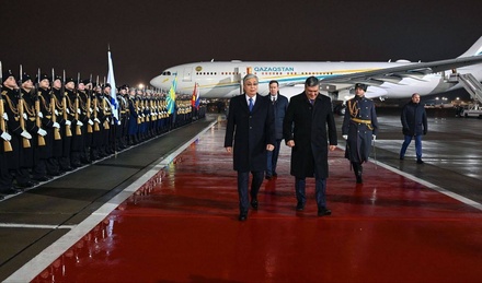 Президент Казахстана прибыл с официальным визитом в Москву