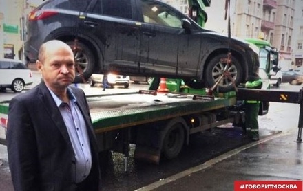 Второй за сутки водитель в Москве добился отмены эвакуации авто