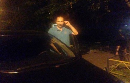 Москвича избили после замечания за припаркованную вторым рядом машину