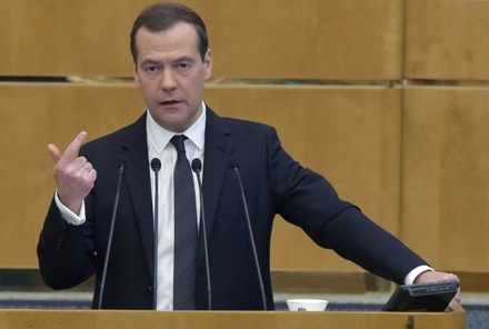 Дмитрий Медведев пообещал повысить МРОТ до уровня прожиточного минимума