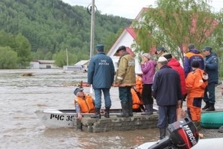 В Сибири подтопленными остаются почти 4 тысячи жилых домов