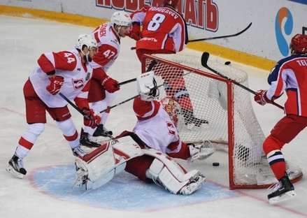 Хоккеисты ЦСКА обыграли «Спартак» и повели 2:0 в серии плей-офф