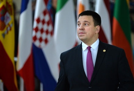 Премьер-министр Эстонии заявил об уходе в отставку из-за коррупционного скандала