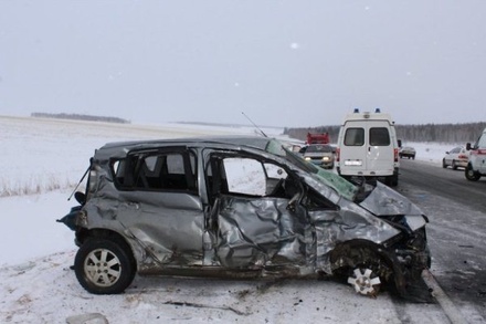 Один человек погиб в ДТП с участием грузовика в Иркутской области