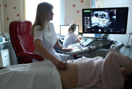 Учёный советует женщинам пока не планировать беременность из-за коронавируса