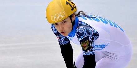 Софья Просвирнова из РФ выиграла этап Кубка мира по шорт-треку