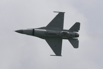 Военный эксперт объяснил меркантильностью планы Запада передать Украине устаревшие истребители F-16