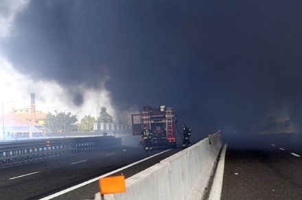 При взрыве бензовоза в Италии погиб один человек, пострадали 55