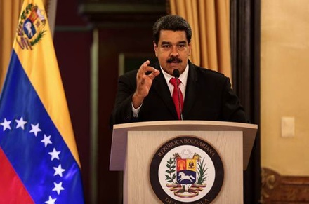 Президент Венесуэлы заявил о введении субсидий на бензин