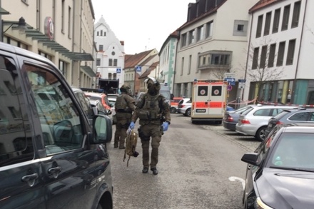 В Германии спецназ освободил взятую в заложницы чиновницу