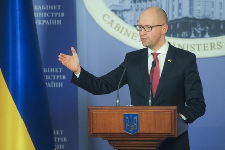 Арсений Яценюк пригрозил отставкой правительства Украины