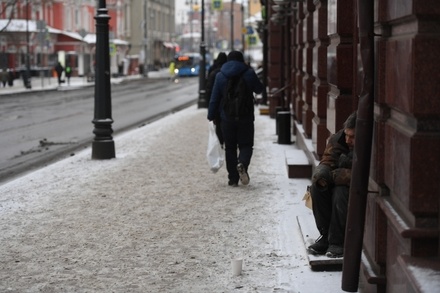 В Москве бездомный воткнул шприц в спину прохожего из-за отказа дать денег