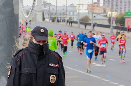 Охраняющим Московский марафон полицейским запретят курить