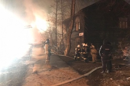 В МВД назвали поджог основной версией пожара в жилом доме в Екатеринбурге