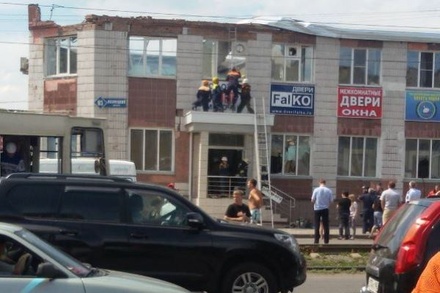 Число пострадавших при обрушении крыши здания в Кемерове увеличилось до семи