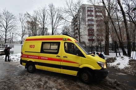 В Петербурге заведено дело на автомобилиста, угрожавшего ножом водителю скорой  