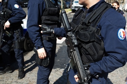 В Париже задержаны отец и брат застреленного в аэропорту Орли злоумышленника