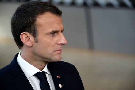 Президент Франции отменил посещение российского павильона книжной выставки в Париже