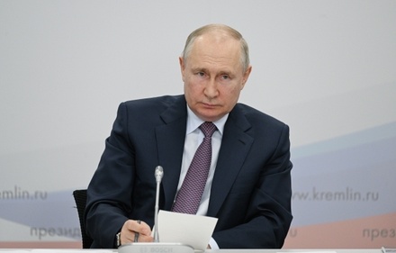 Владимир Путин заявил о стратегической важности арктической зоны для России