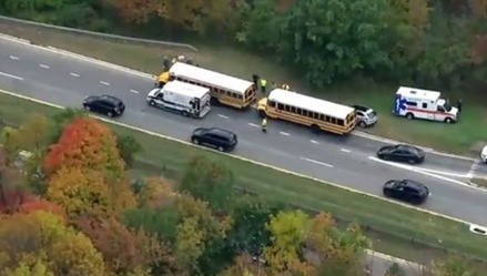 Десятки школьников были ранены при столкновении автобусов в США