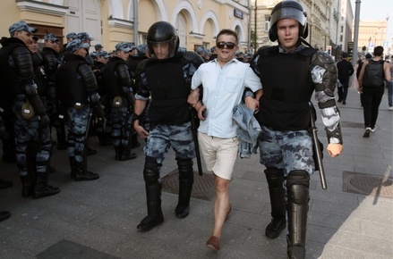 СКР задержал ещё троих участников несанкционированной акции 27 июля в Москве