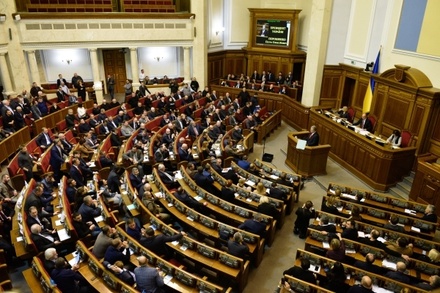 Верховная Рада ввела военное положение ещё в двух областях Украины