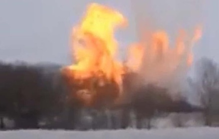 СМИ сообщают о крупном пожаре на газопроводе в Оренбурге