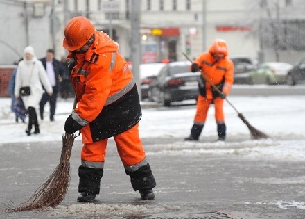МЧС Москвы предупредил о мокром снеге и гололедице