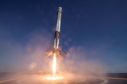Компания SpaceX запустила ракету-носитель Falcon 9 с японским спутником связи